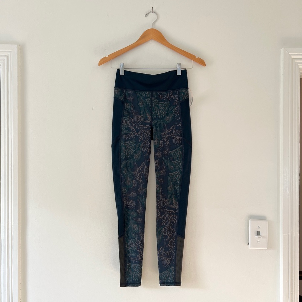 Sweaty Betty NWT XS Zero Gravity Run Leggings 7/8 Inseam Short Blue